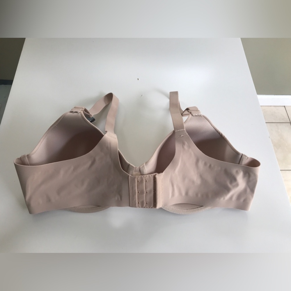 Bali Nude/Tan Smooth T-Shirt Bra - Picture 8 of 12
